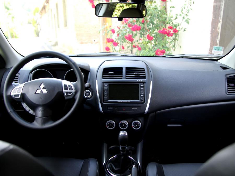  Mitsubishi ASX 2010 года  (фото 60 из 82)
